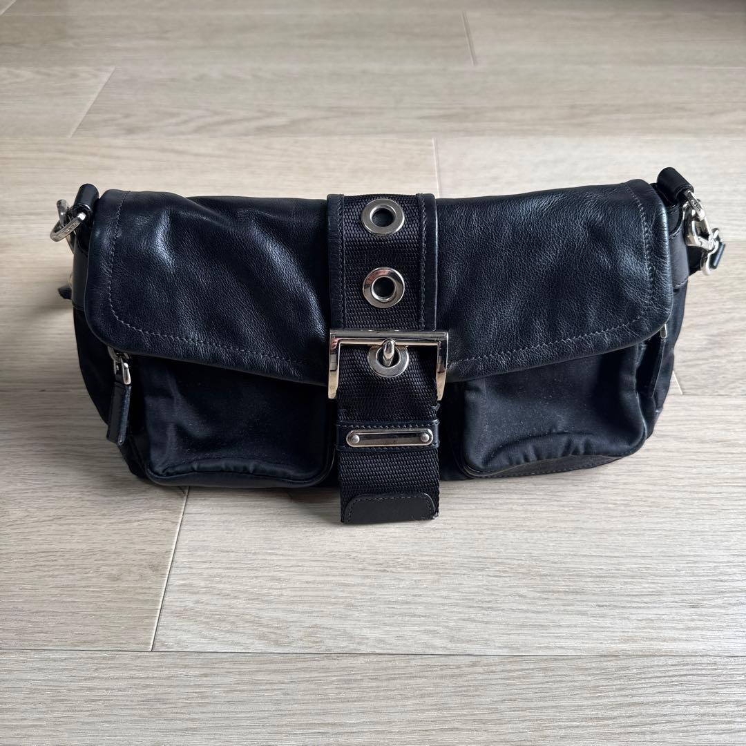 prada レザー ショルダーバッグ トライアングル y2k archive - メルカリ