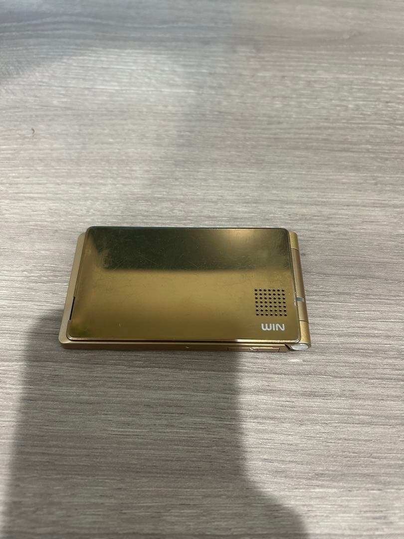 呪術廻戦 五条悟モデル】TOSHIBA W55T ゴールド 折りたたみガラケー