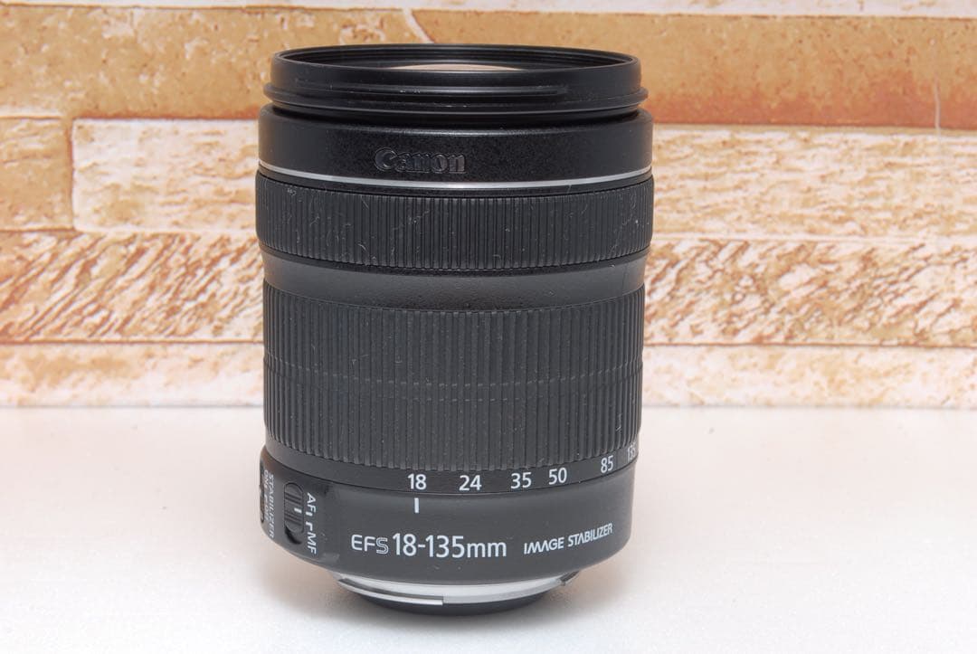 美品　Canon EF-S 18-135mm f3.5-5.6 IS STM