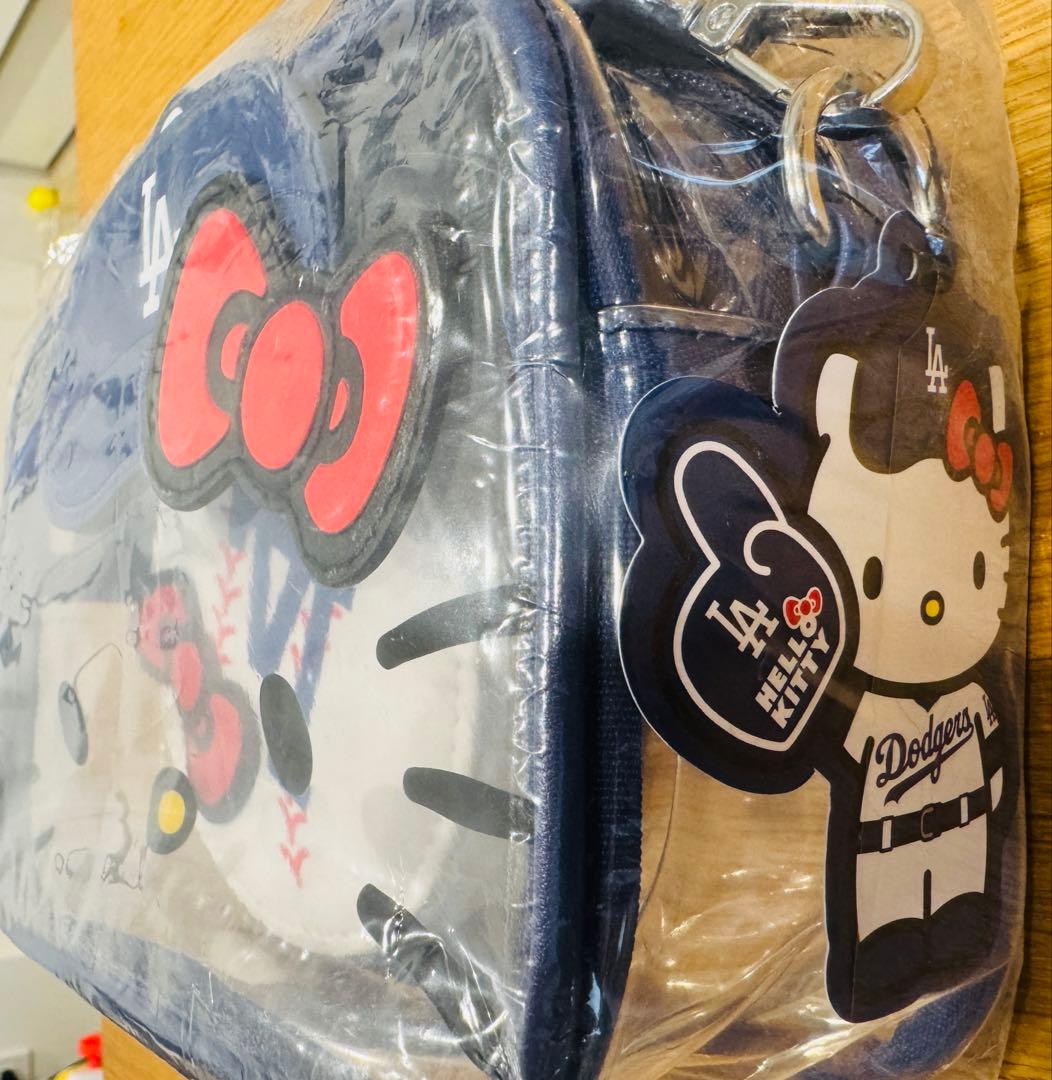 来場者限定商品】ハローキティ LAドジャース コラボバッグ - メルカリ