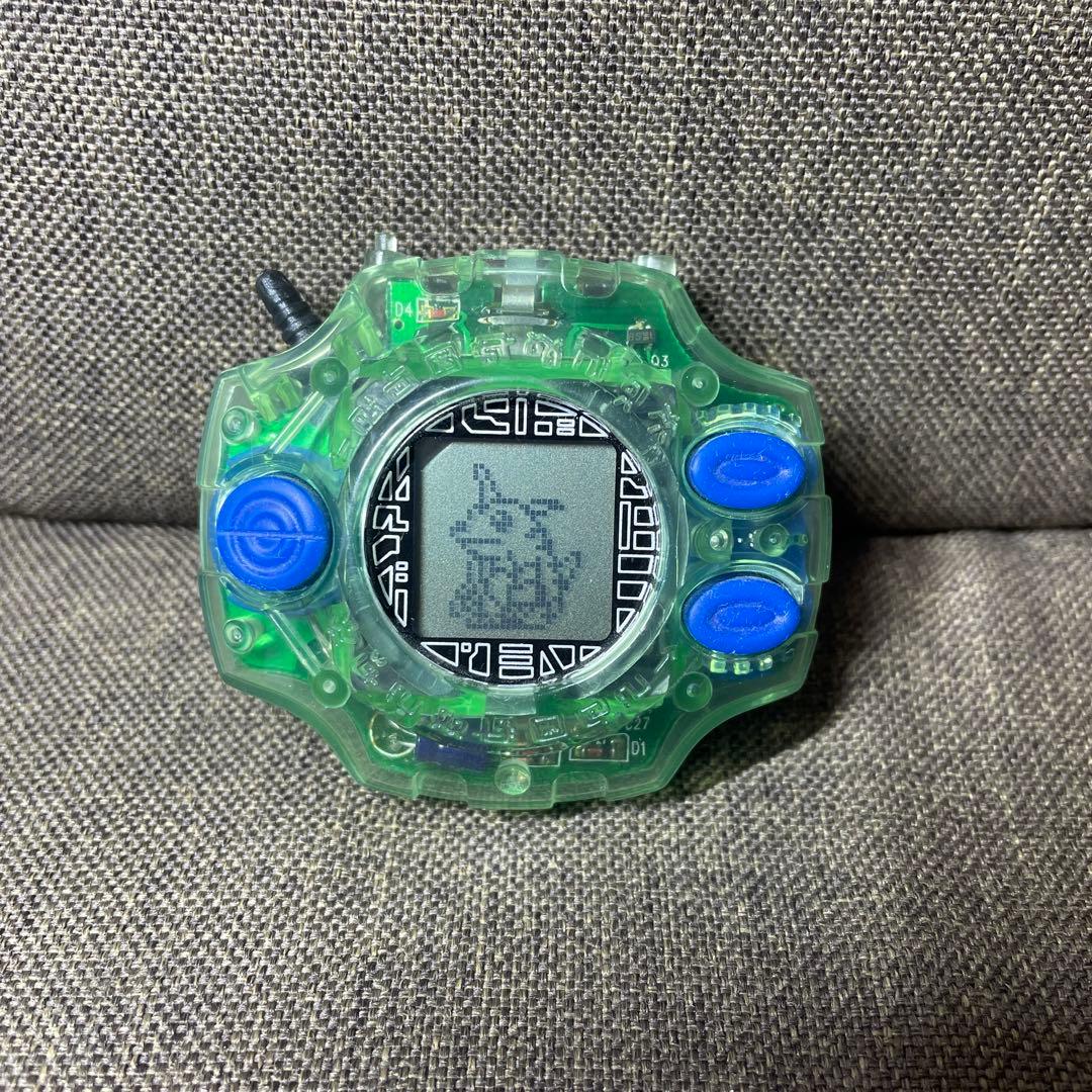 デジモン》初代デジヴァイス クリア×ブルー（電池付き） - メルカリ