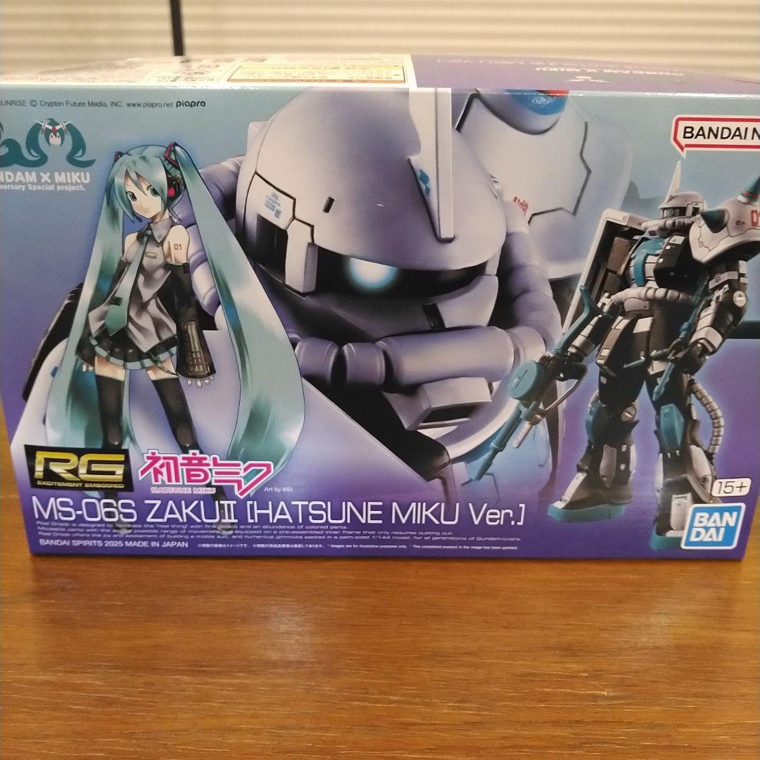 新品 RG MS-06S ザク II [初音ミク Ver.] 抽選販売】RG 1/144 MS-06S ザクII [初音ミクVer.]【再販】 | ガンダム