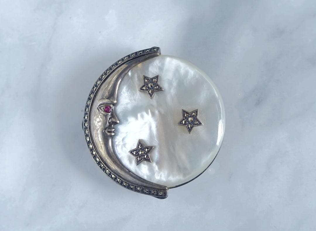 アメリカンヴィンテージ マザーオブパール ルビーの瞳を持つ月