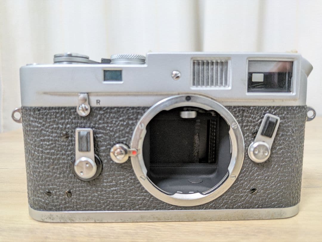 カメラ】Leica M4 ボディ（ジャンク品・シャッター幕外れ）