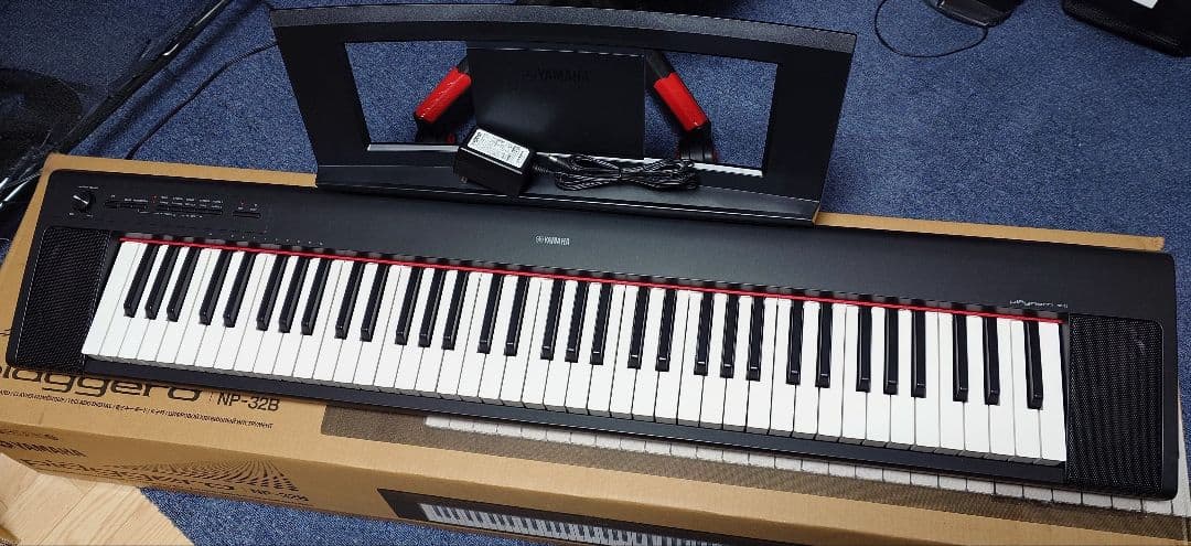 YAMAHA Piaggero NP-32B（76鍵・ペダル付き） Amazon | ヤマハ YAMAHA 電子キーボード piaggero ブラック NP-32B