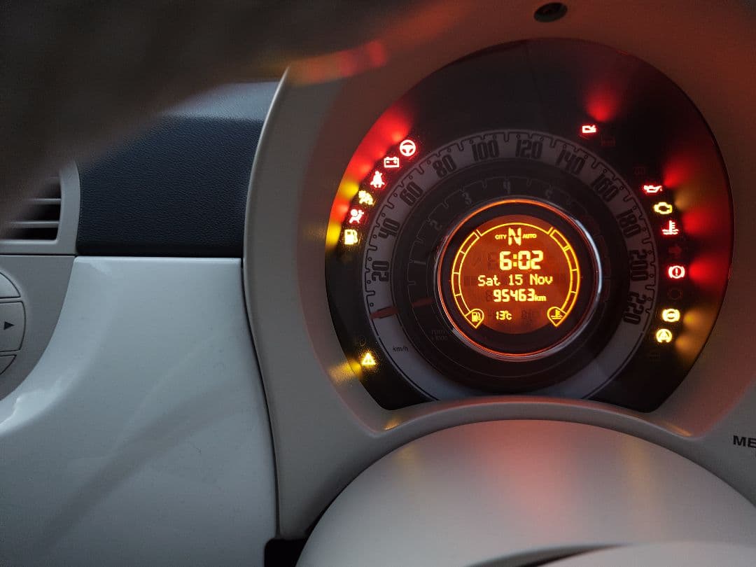 フィアット500 1.2 8v ラウンジ ガラスルーフ車検9年10月付最終値引