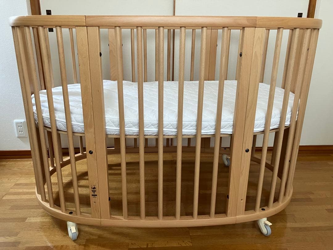 ストッケベビーベッド2パターン、ホワイトマットレス付き（２パターン） ストッケ スリーピー ベッド V3 ホワイト / 新生児～5歳頃まで