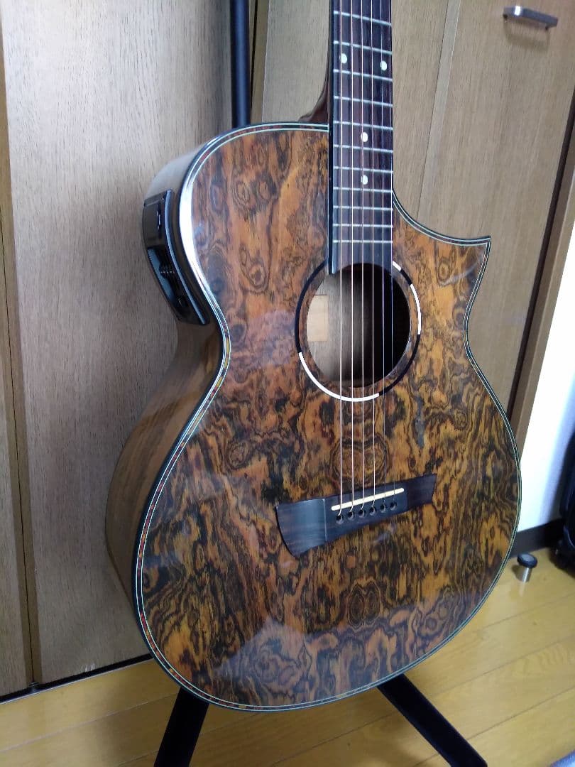 Rosso R-33 エレアコ仕様 希少材ボコーデ使用のモデル - メルカリ