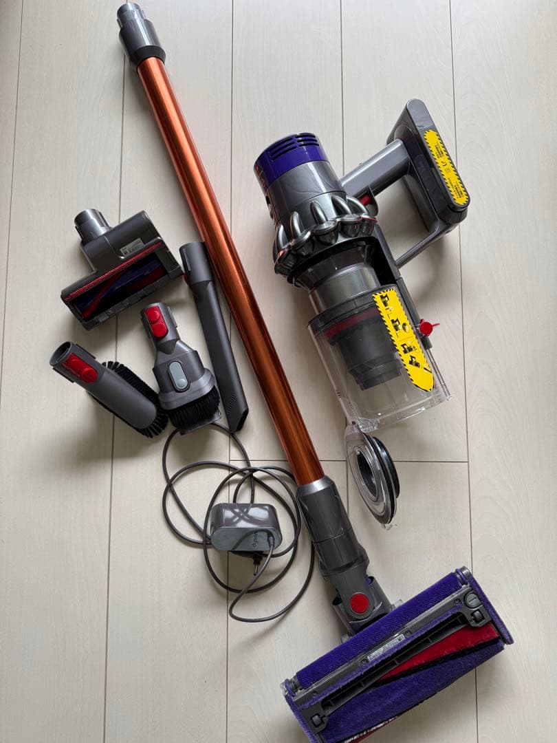 Dyson V10 コードレス掃除機 本体　中古品・ジャンク品 ジャンク品】Dyson V10 Fluffy コードレス掃除機本体 - メルカリ