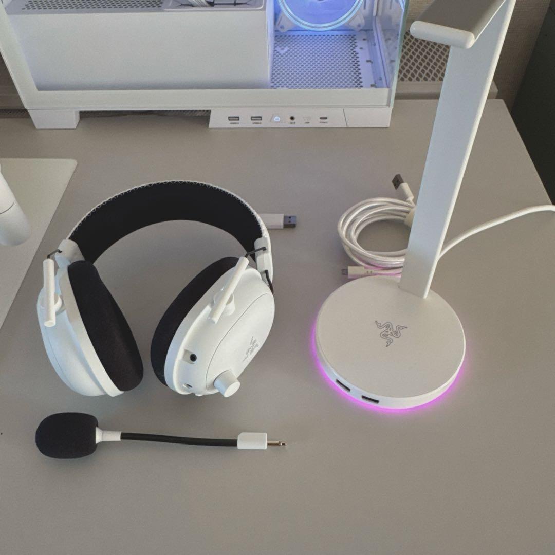 BLACKSharkv2 PRO ＆RAZER BASE V2 CHROMA Amazon.com: Razer BlackShark V2 Pro Wireless Gaming Headset: THX