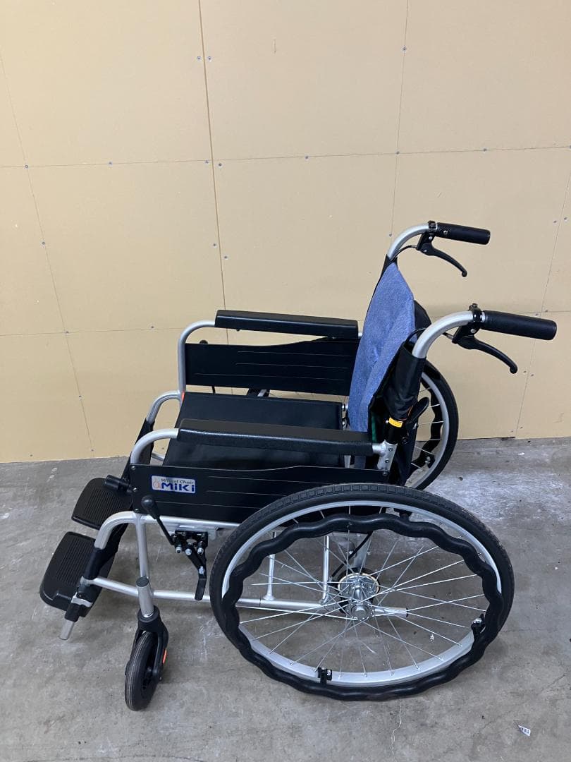 直接取引歓迎 ：さいたま市】 MIKI 自走用車椅子 JTN-1#L7