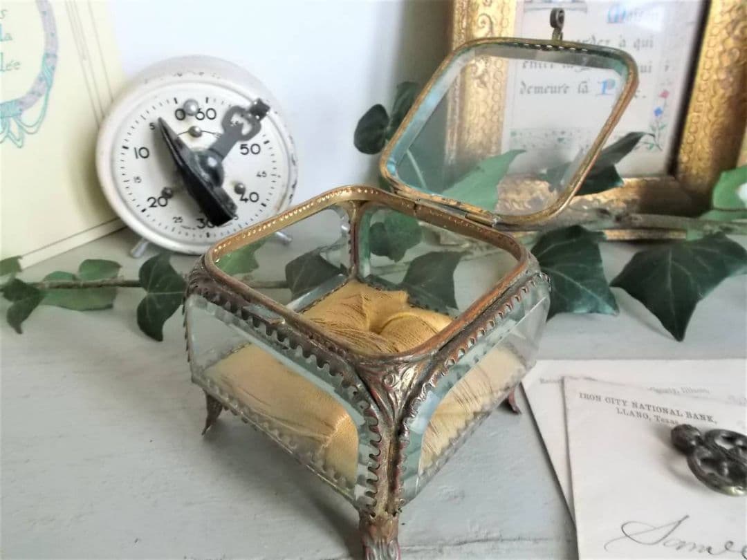 フランスアンティーク ガラスのジュエリーボックス 宝石箱 m - メルカリ