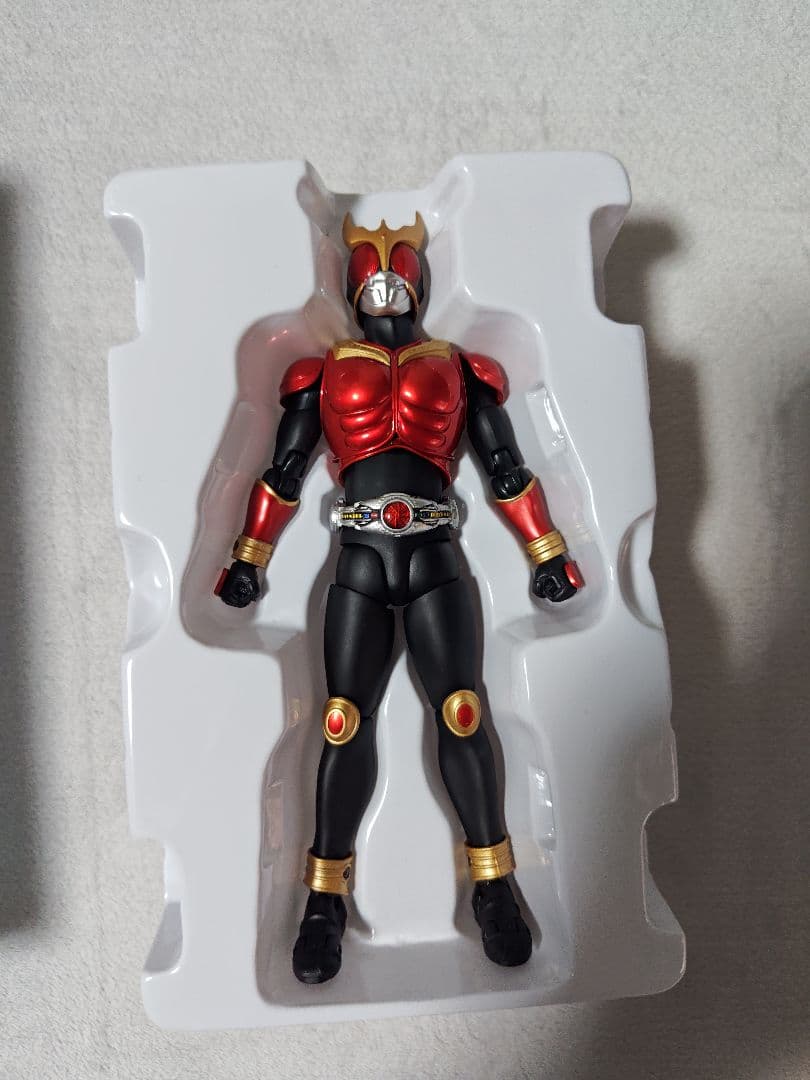 S.H.Figuarts　真骨彫製法　仮面ライダークウガ　マイティフォーム