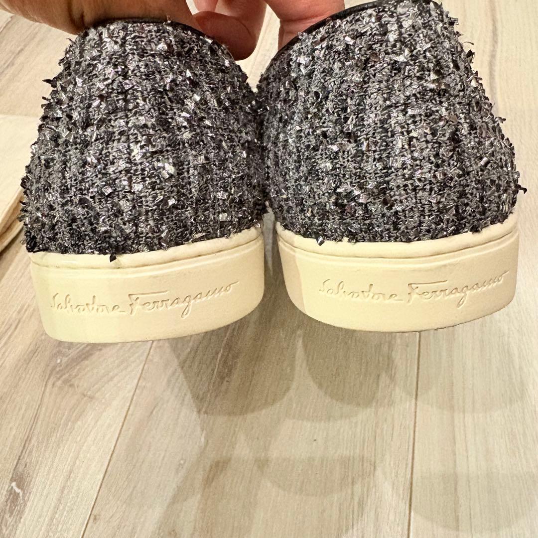 サルヴァトーレフェラガモ スニーカー フラット ヴァラリボン ラメ 24.5cm