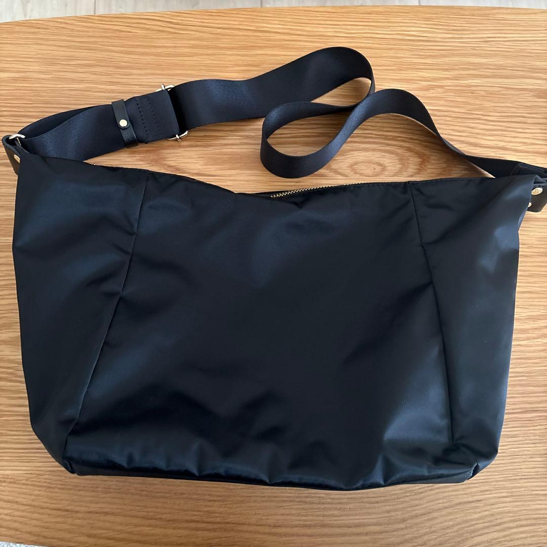 russet ラシット　スリングバッグ　ブラック WEB限定】オンラインでしか買えないスリングバッグ - russet(ラシット