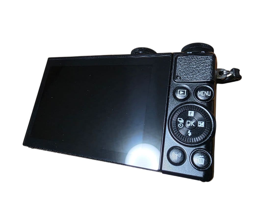 ショット数少なめ Nikon1 J5 ダブルズームキッド ニコン1 J5 - メルカリ