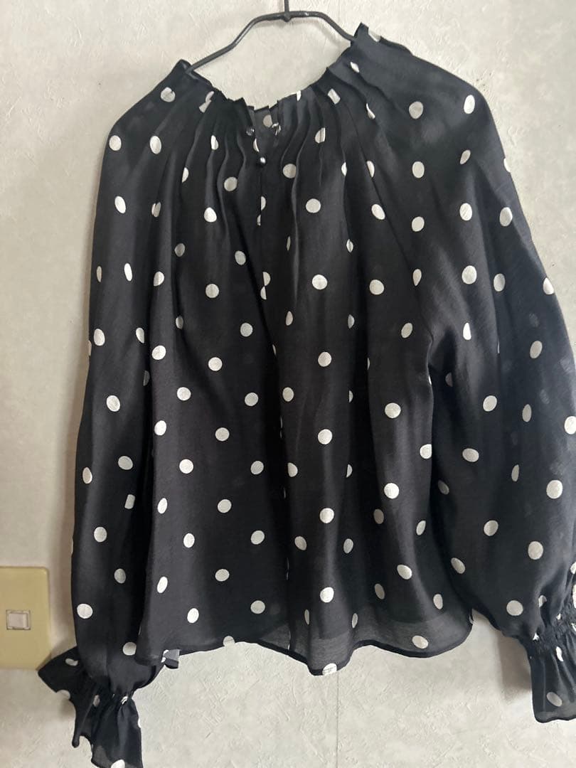 ノーリーズ 今季新品タグあり ウォッシャブルピンタックドットプリント