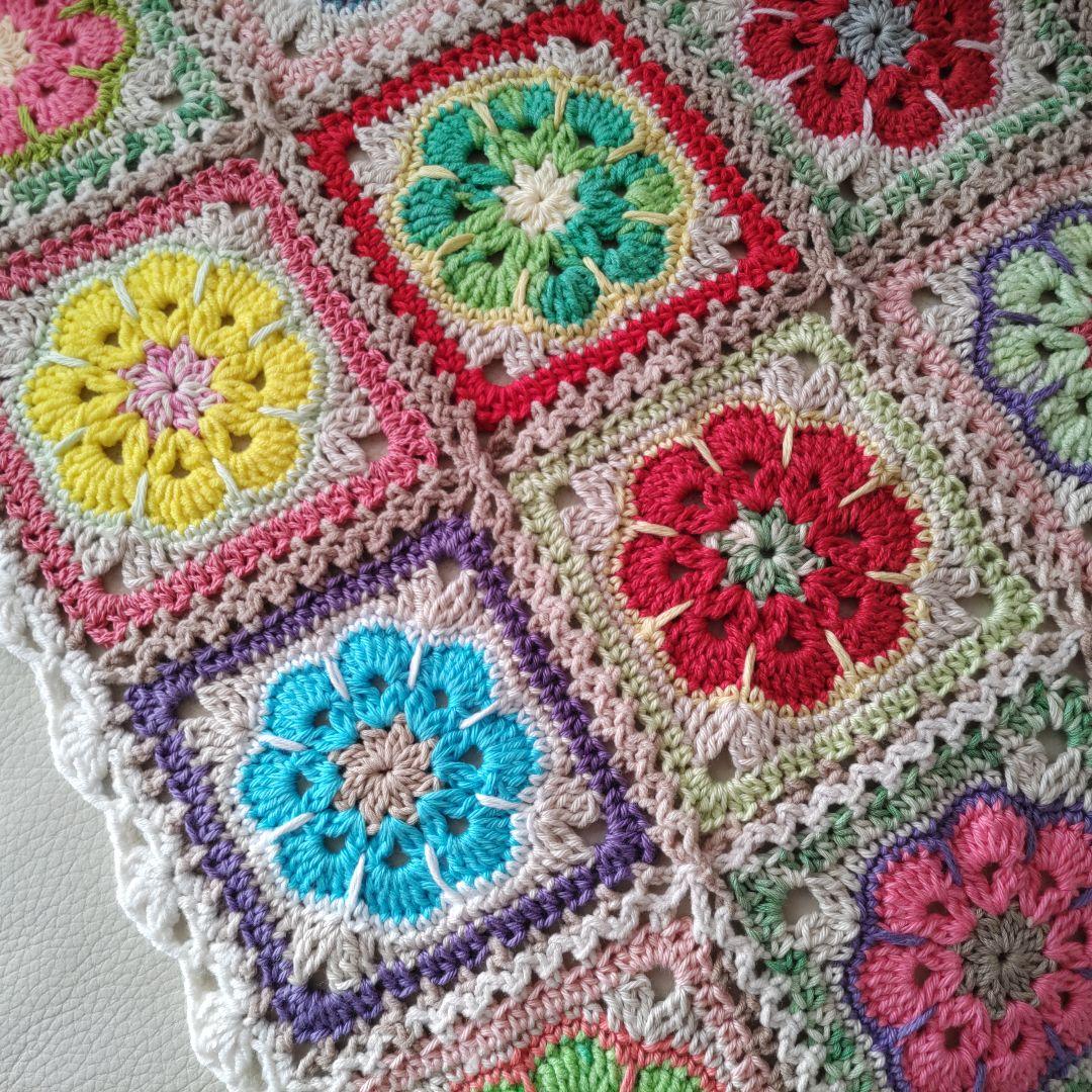 手編みブランケット☆アフリカンフラワー☆かぎ針編み☆カラフル