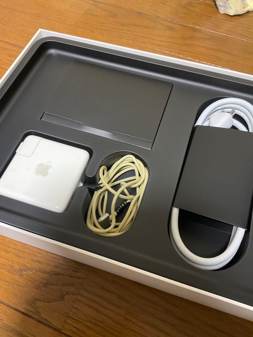 MacBook本体 13inch Macbook pro 2.7GHzIntel i5 Retina