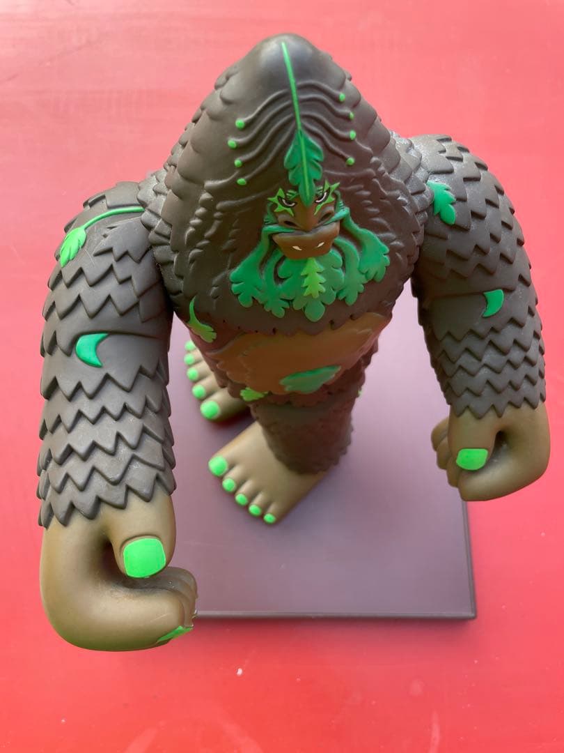り*ん様 激レアSTRANGECO BIGFOOT ONE KIDROBOT 2 - メルカリ