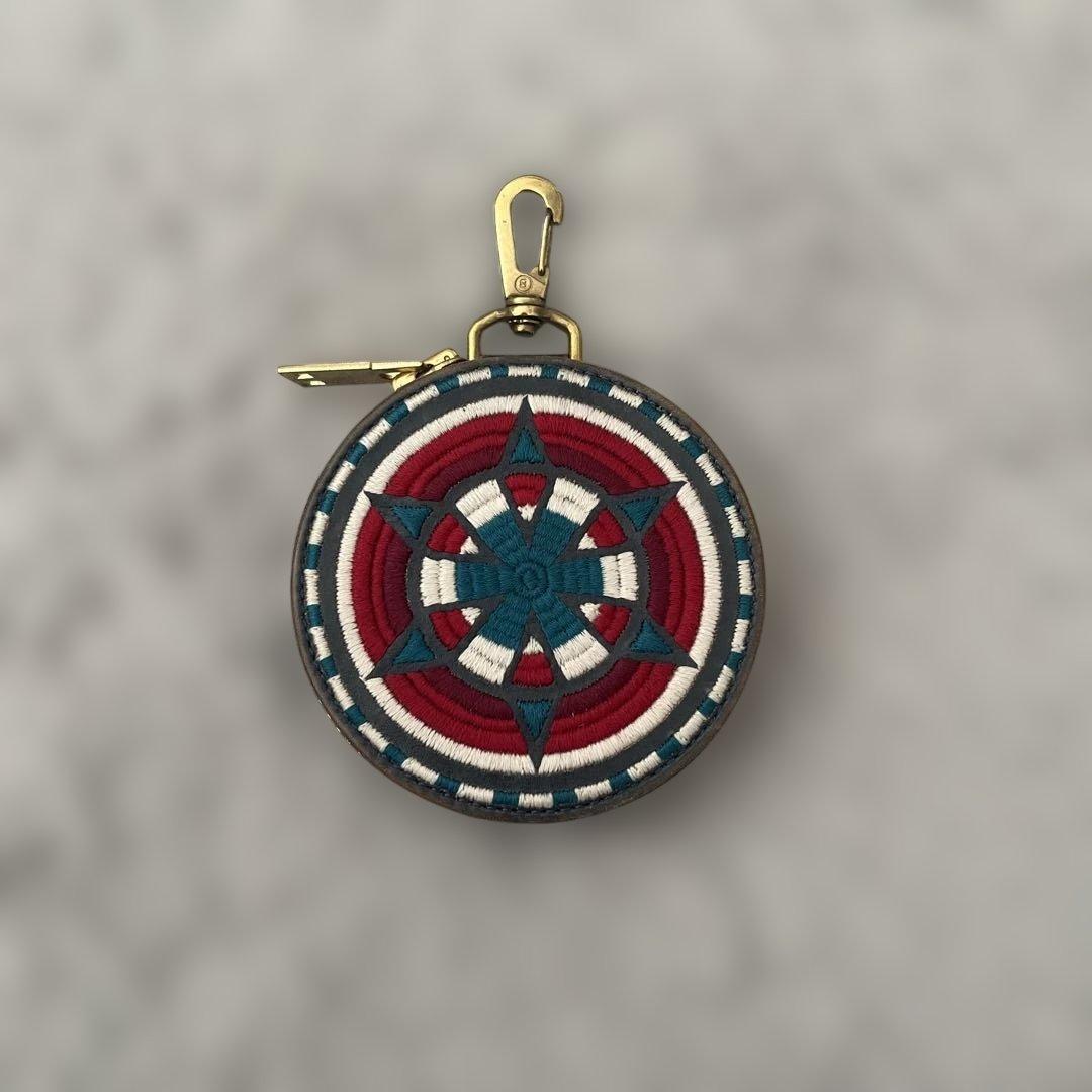 ブラックミーンズ ケース 小銭入れ 刺繍 ラウンド 黒 ブラック 楽天市場】ブラックミーンズ blackmeans 刺繍コインケース レザー 牛革