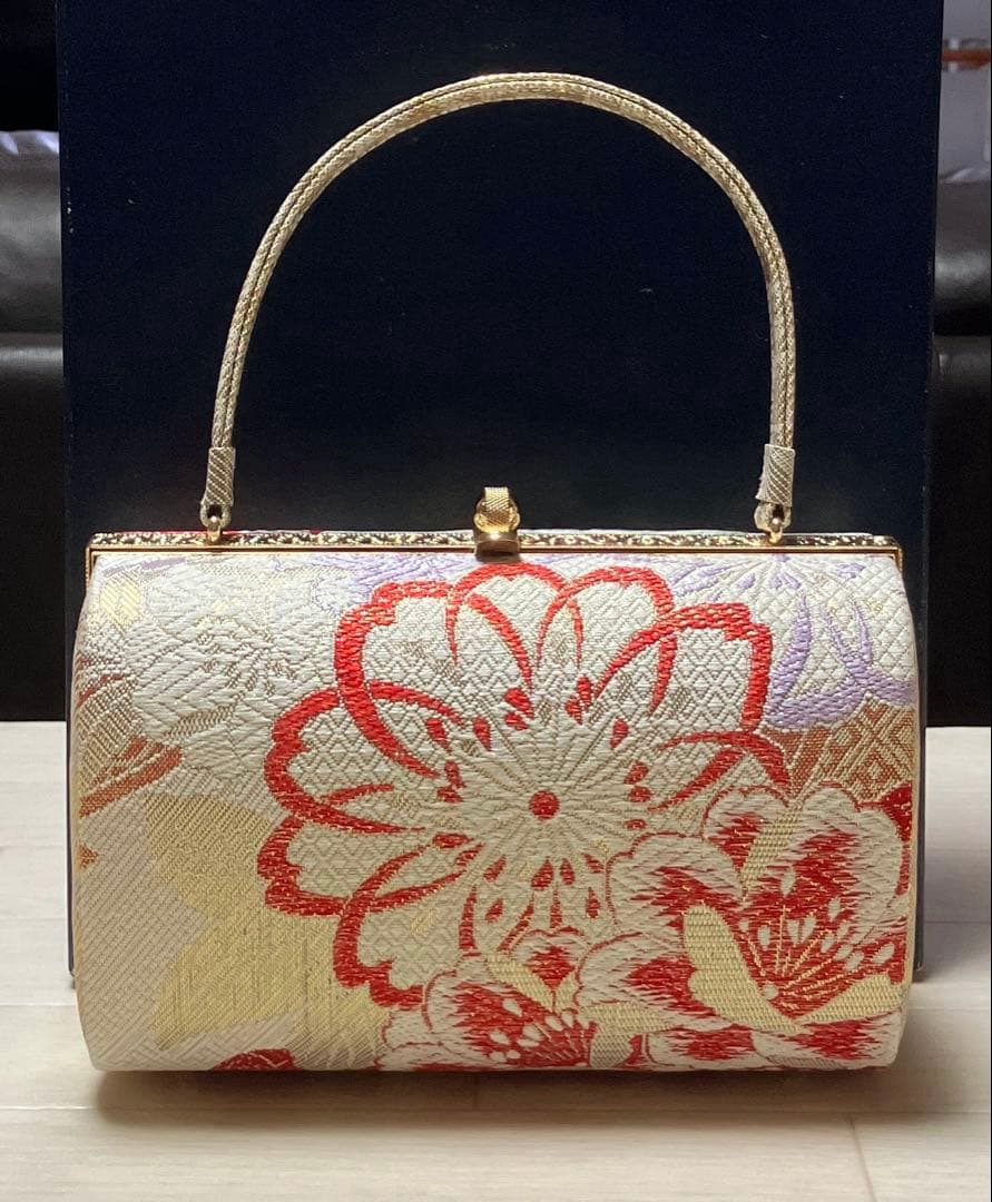 《美品》草履バッグセット　帯地　ラメ　花柄　底鋲付きバッグ　成人式