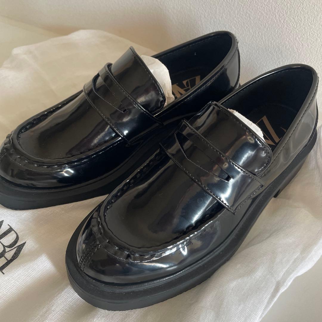 ザラZARAキッズエナメルローファーフォーマルパンプスヒール厚底
