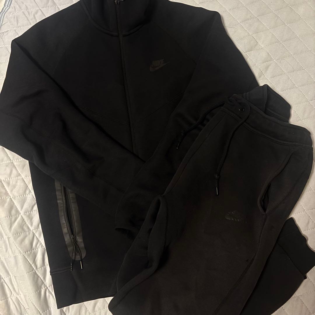 NIKE テックフリース　上下　セットアップ 安心の関税込☆Nike☆テックフリース 上下 セットアップ (Nike