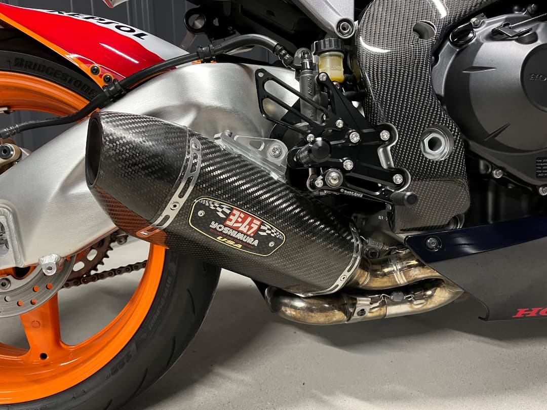 cbr1000rr sc59 USヨシムラ　マフラー　スリップオン USヨシムラ アルファ ストリート ALPHA T スリップオン マフラー