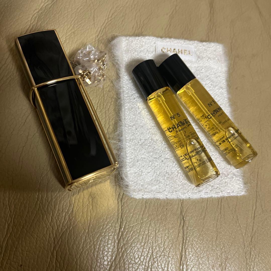 CHANEL N°5 クリスマス限定香水 シャネル N°5の2024年クリスマスコフレ、“雪の結晶”デザインの限定