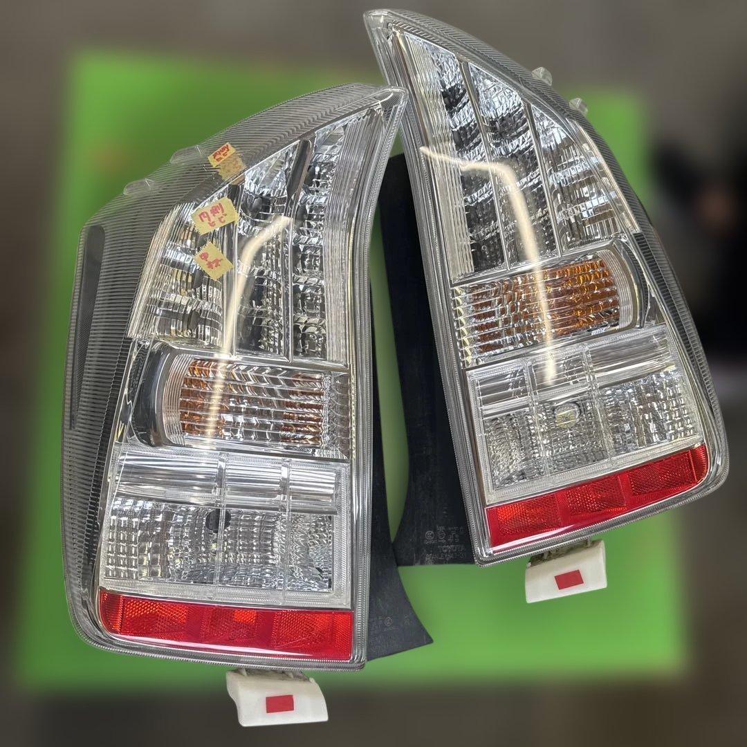 トヨタ プリウス 30 前期 テールランプ テールライト 左右セット 中古