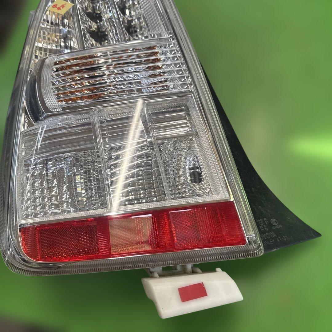 トヨタ プリウス 30 前期 テールランプ テールライト 左右セット 中古