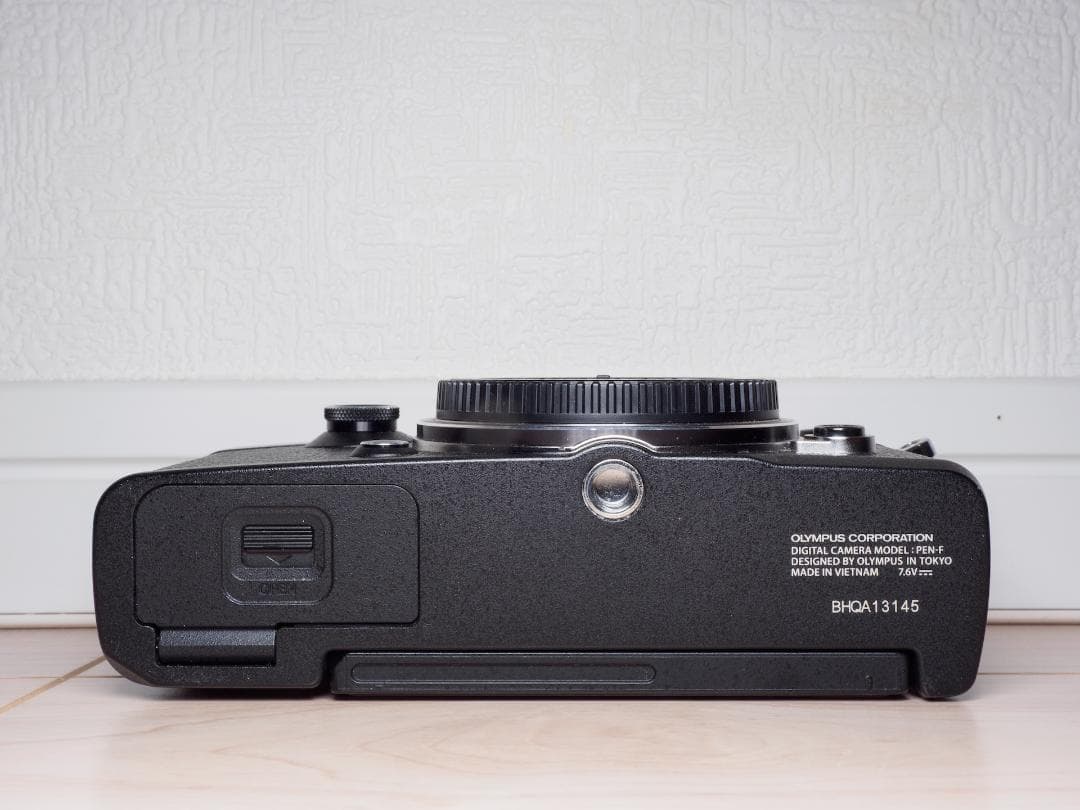 美品 OLYMPUS PEN-F ブラック ショット数3032回 - メルカリ