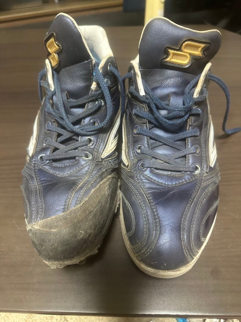 ヤクルトスワローズの赤羽由紘選手実使用スパイク これが羽ポーズ⁉️#赤羽由紘 他の選手写真はこちら👉@kobatatsu1916