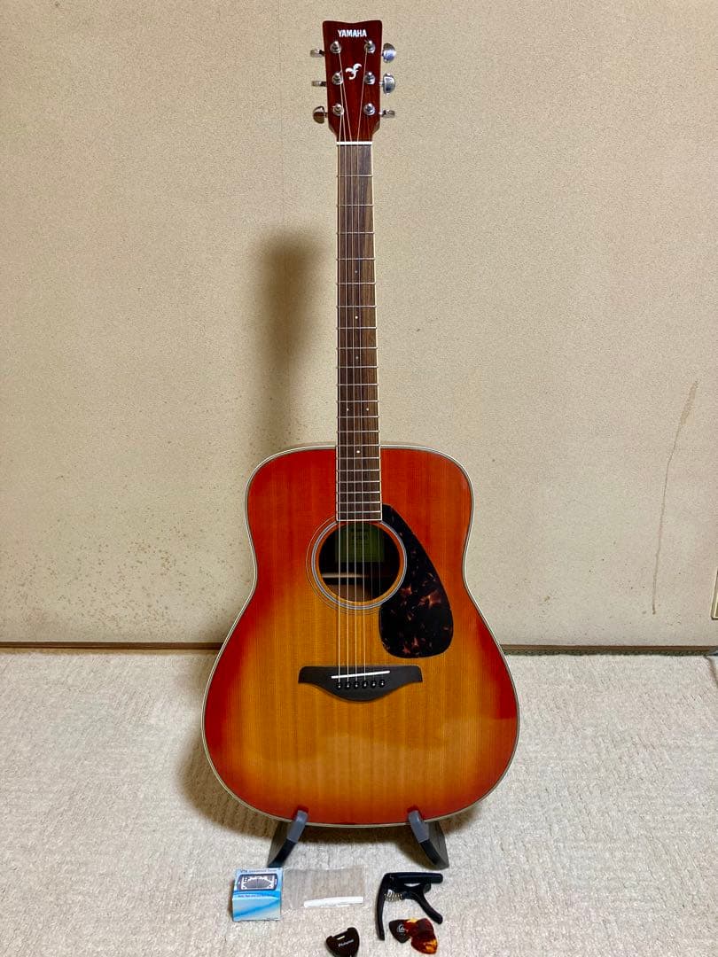 美品 メンテ済 超低弦高 ヤマハ FG820 オータムバースト おまけ付 新品弦 YAMAHA FG820 AB (オータムバースト) アコースティックギター ヤマハ