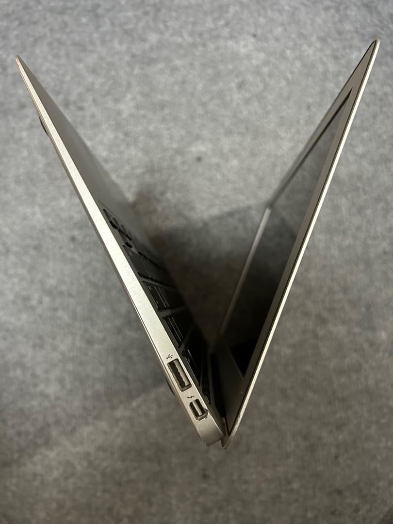 y.MacBook Air 2015 1.6Ghz 128Gb USキー