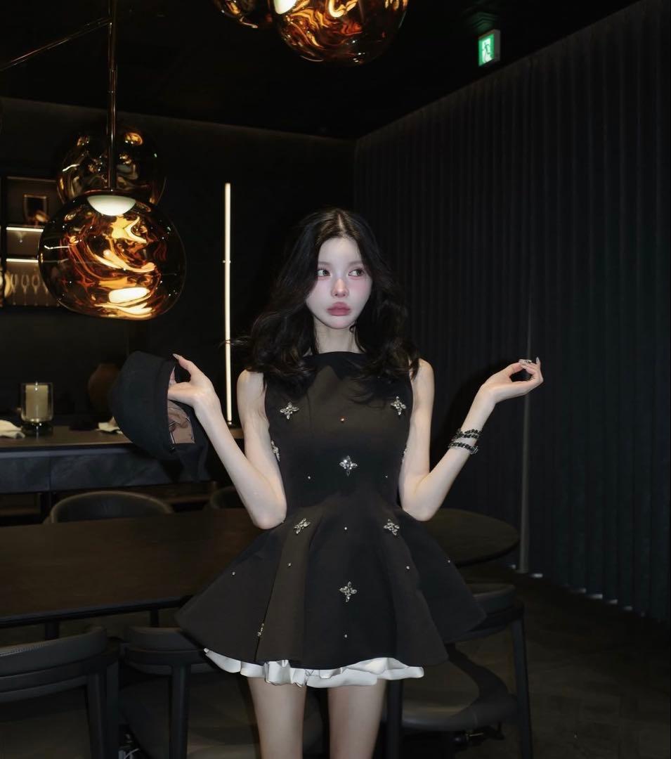 Darich ビジューフレアバルーンミニドレス - メルカリ