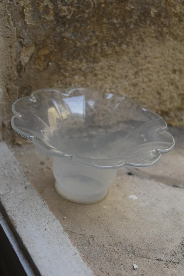 美品 フランスアンティーク 花フォルム オパリン ガラスシェード