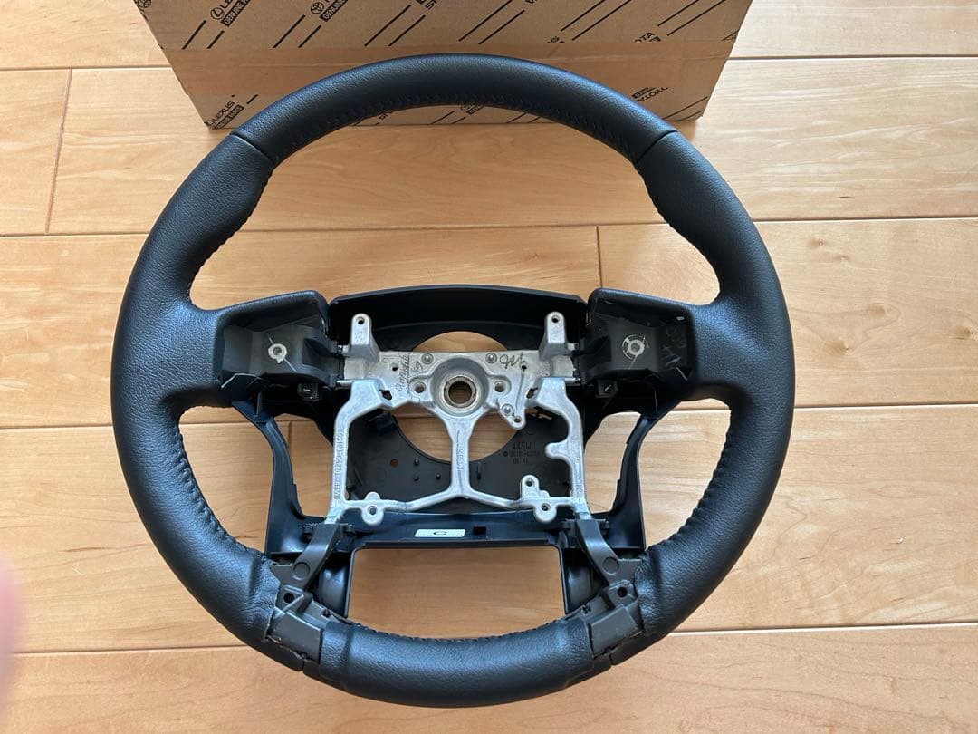 150プラド 本革パーツ 新車外し トヨタ（TOYOTA） トヨタ 150ランドクルーザー プラド 純正アルミ