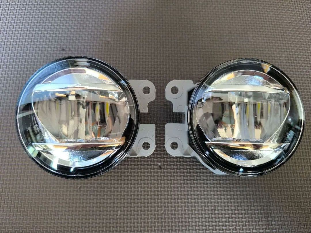 ZC33Sスイスポ ファイナルエディション 純正LEDフォグランプ 新車