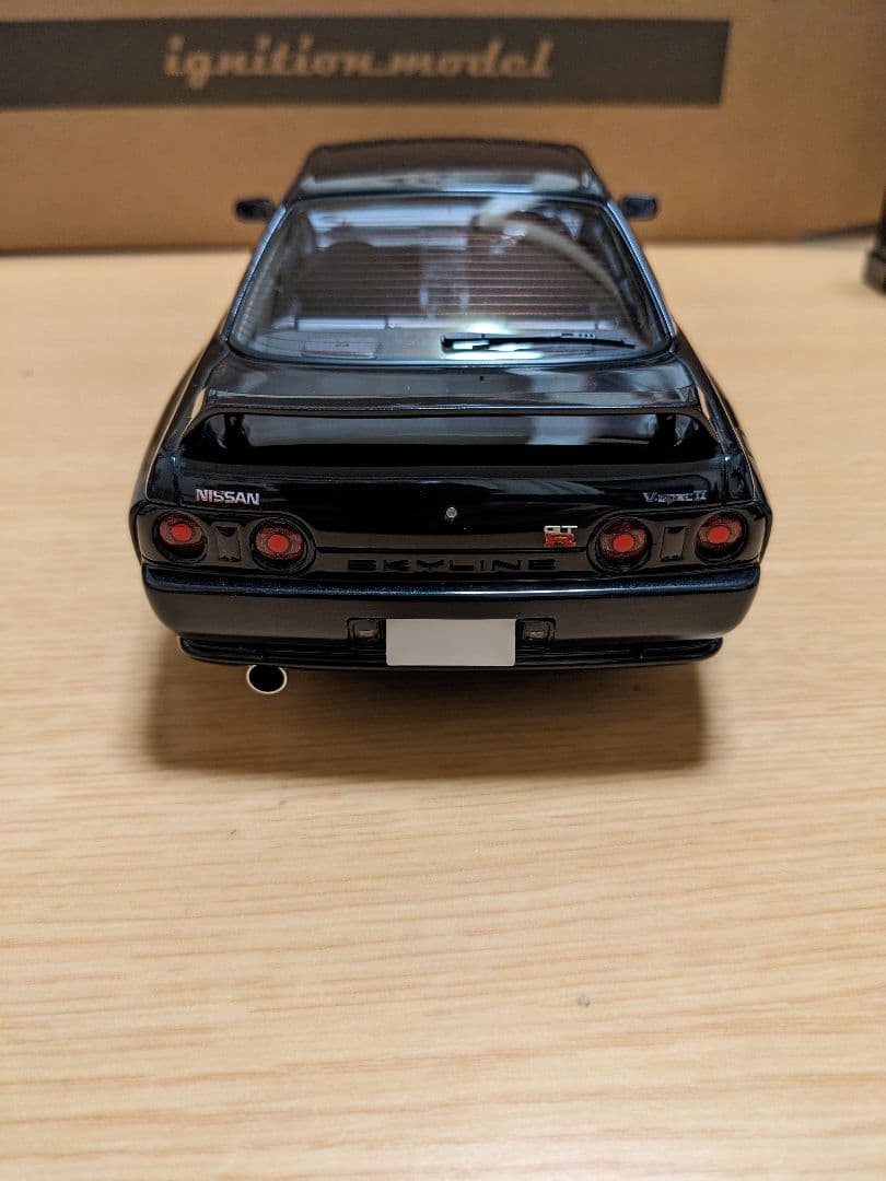 イグニッションモデル1/18 スカイライン GT-R ニスモ 頭文字D(中里毅