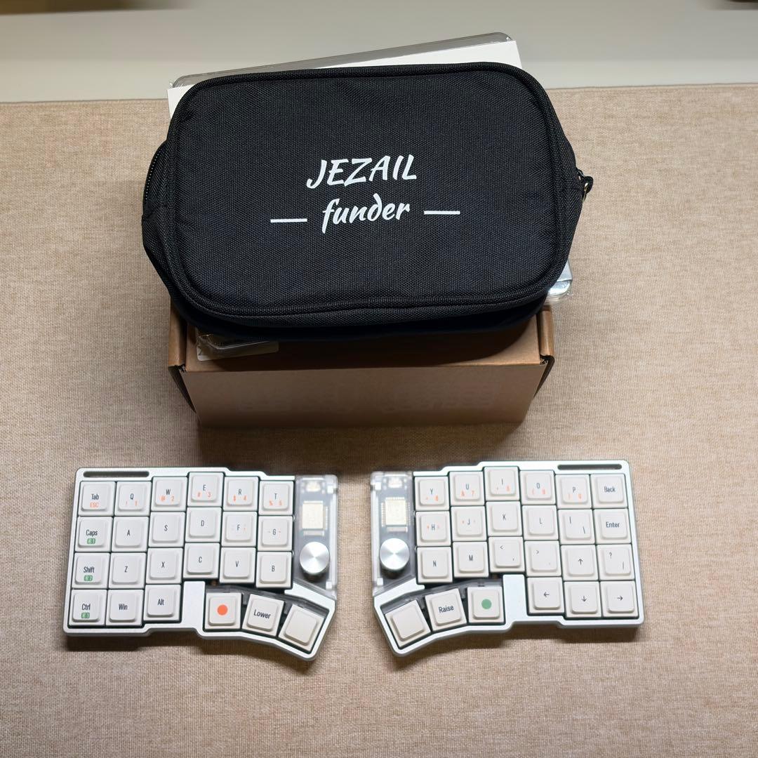 ム*ギ様 Cornix LP 無線分割キーボード シルバー - メルカリ