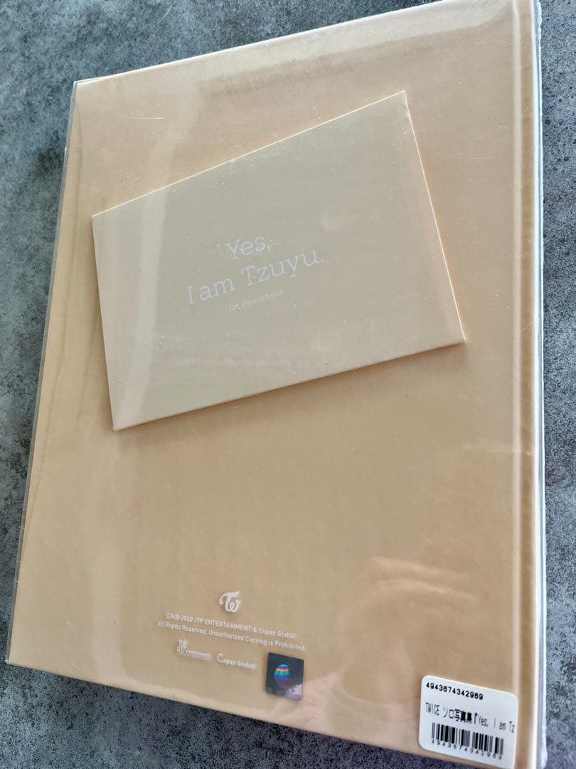 新品 TWICE ツウィ 写真集 Yes, I am Tzuyu Peach