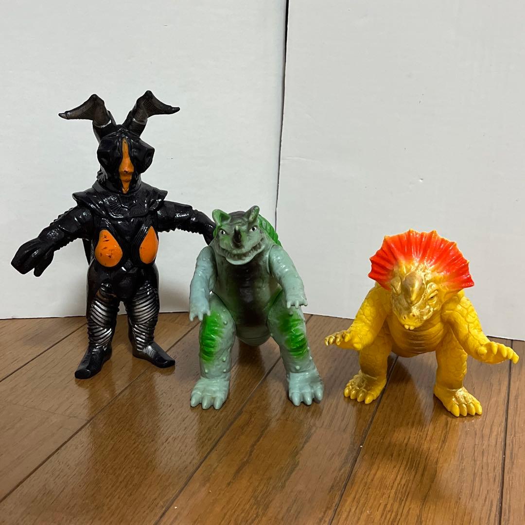 ☆旧ウルトラ怪獣シリーズ ソフビ 11体セット☆ - メルカリ