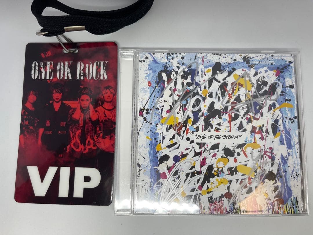 ワンオク　直筆サイン入りCD ONE OK ROCK VIP Amazon.co.jp: ONE OK ROCK ワンオクロック サイン入りCD AAA VIPパス