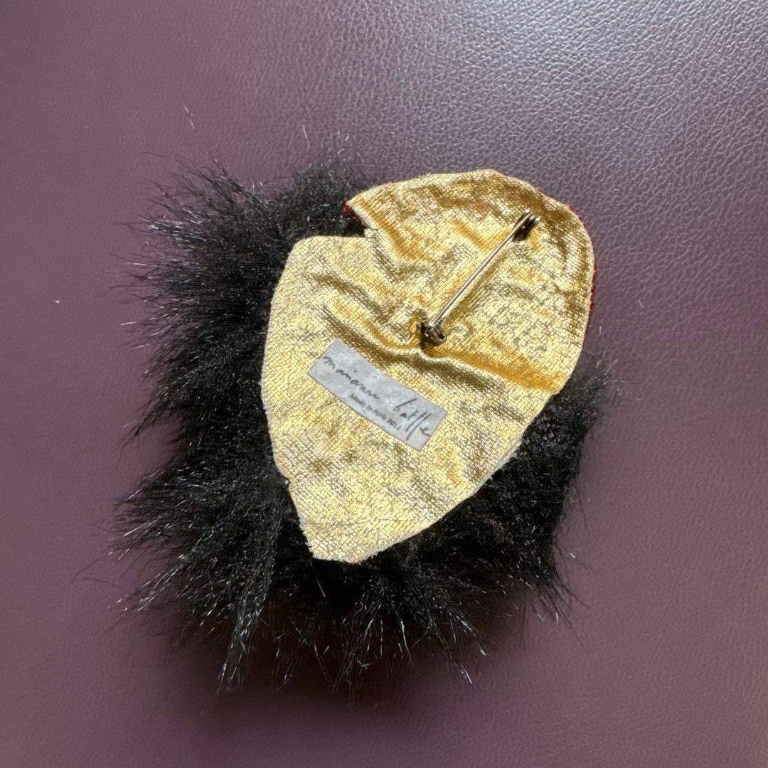 マリアンヌバトル ファーブローチ www.cosaga.com