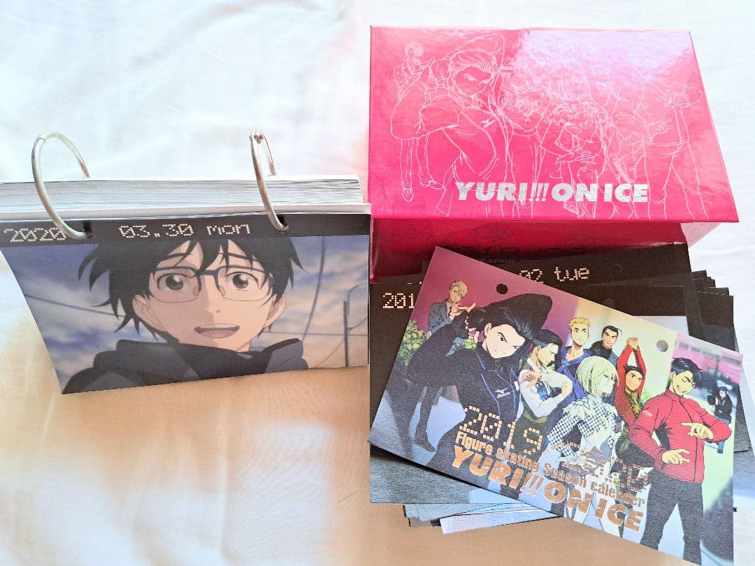 ユーリ!!! on ICE 日めくりカレンダー2019~2020 - メルカリ