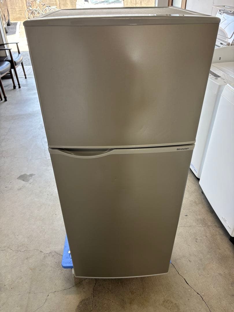 SHARP 128L冷蔵庫　単身/一人暮らし　2021年製 SHARP（シャープ） 冷蔵庫 一人暮らし 128L 2ドア 右開き SJ-H13E-S
