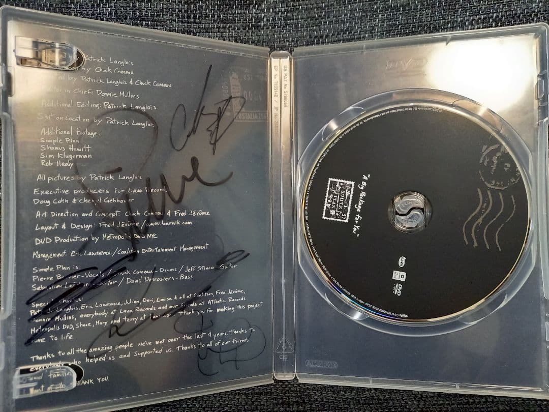 直筆サイン入り　simple plan/俺たち★シンプル・プランの豪華なDVD!