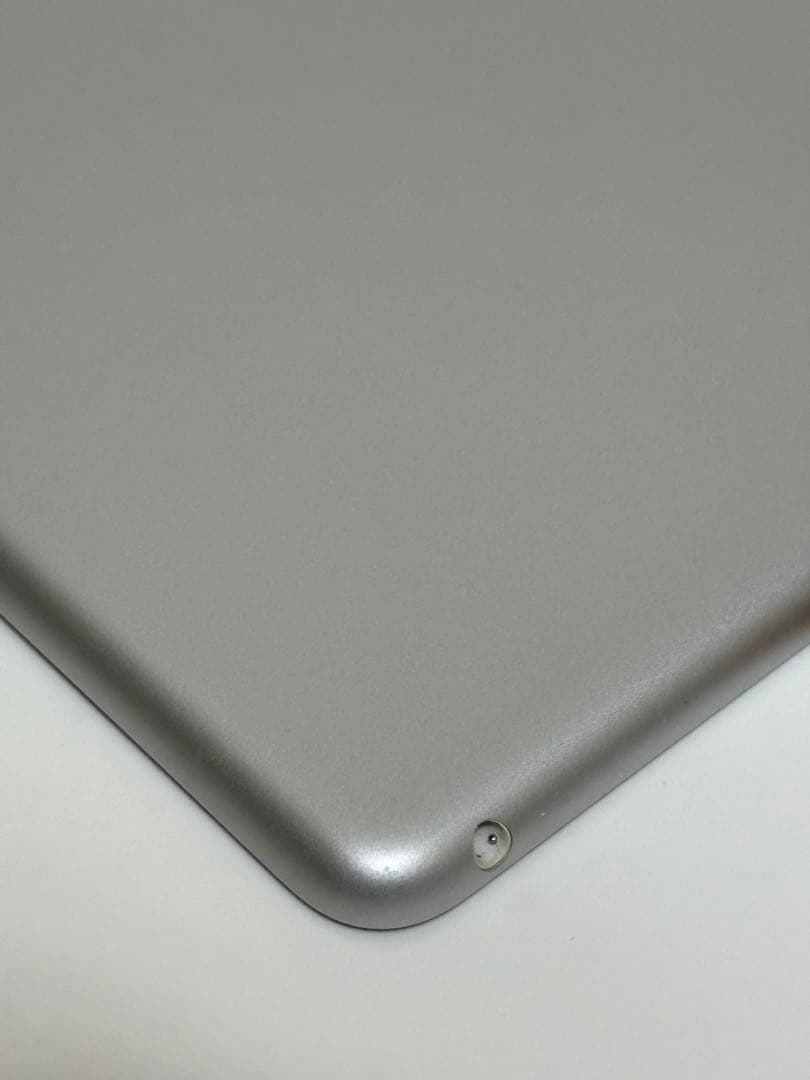 iPad 第9世代（MK2L3J/A） 10.2inch 64GB その①